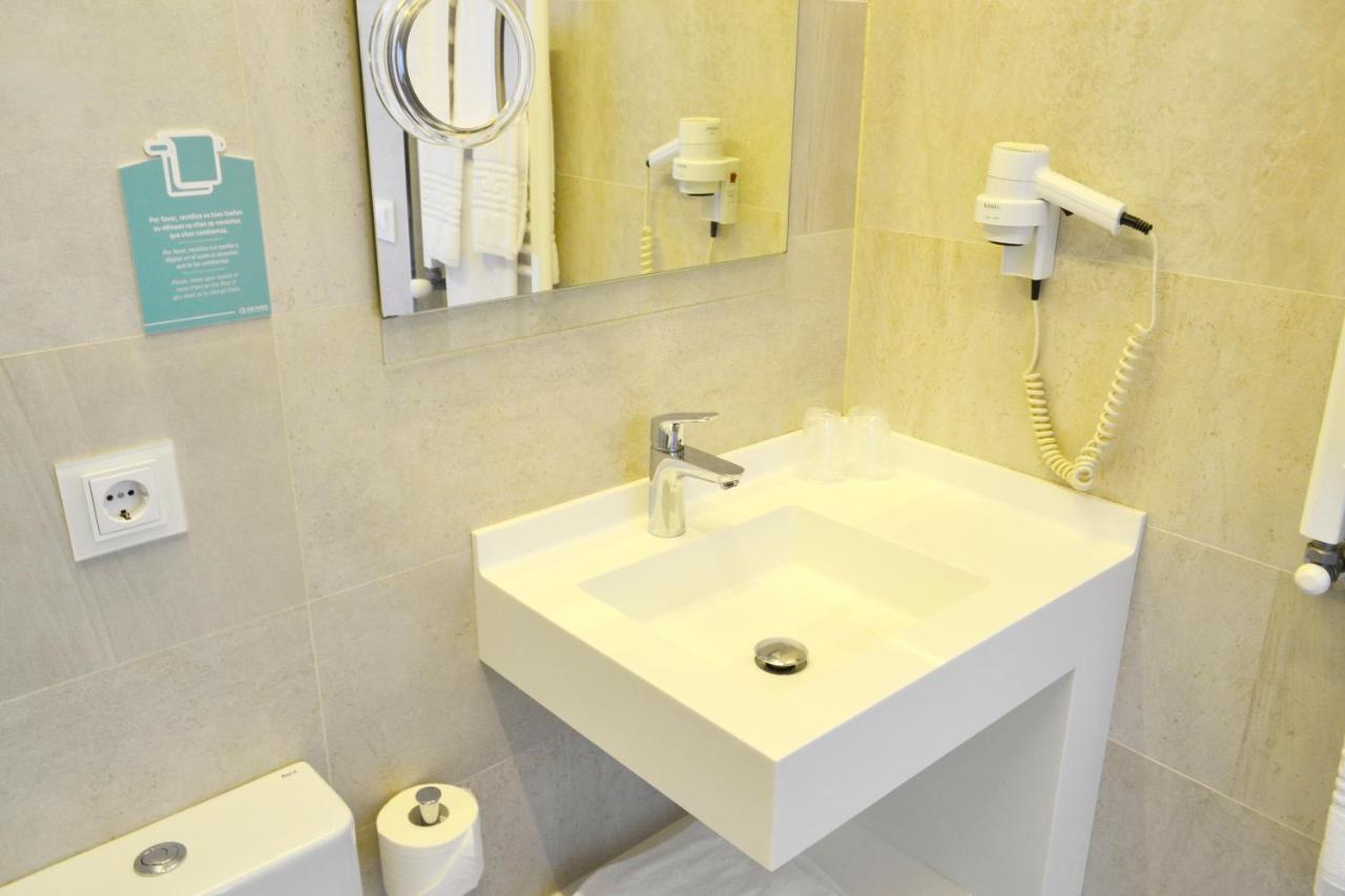 Hotel Alda San Bieito ซานติอาโก เด กอมโปสเตลา ภายนอก รูปภาพ